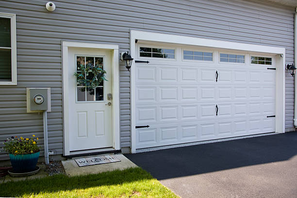 24/7 Emergency Garage Door Panel Replacement experts in Pecan Plantation, TX